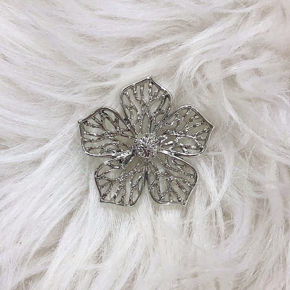 Vintage Poinsettia Flower Welded Metal Brooch - Picture 4 of 10